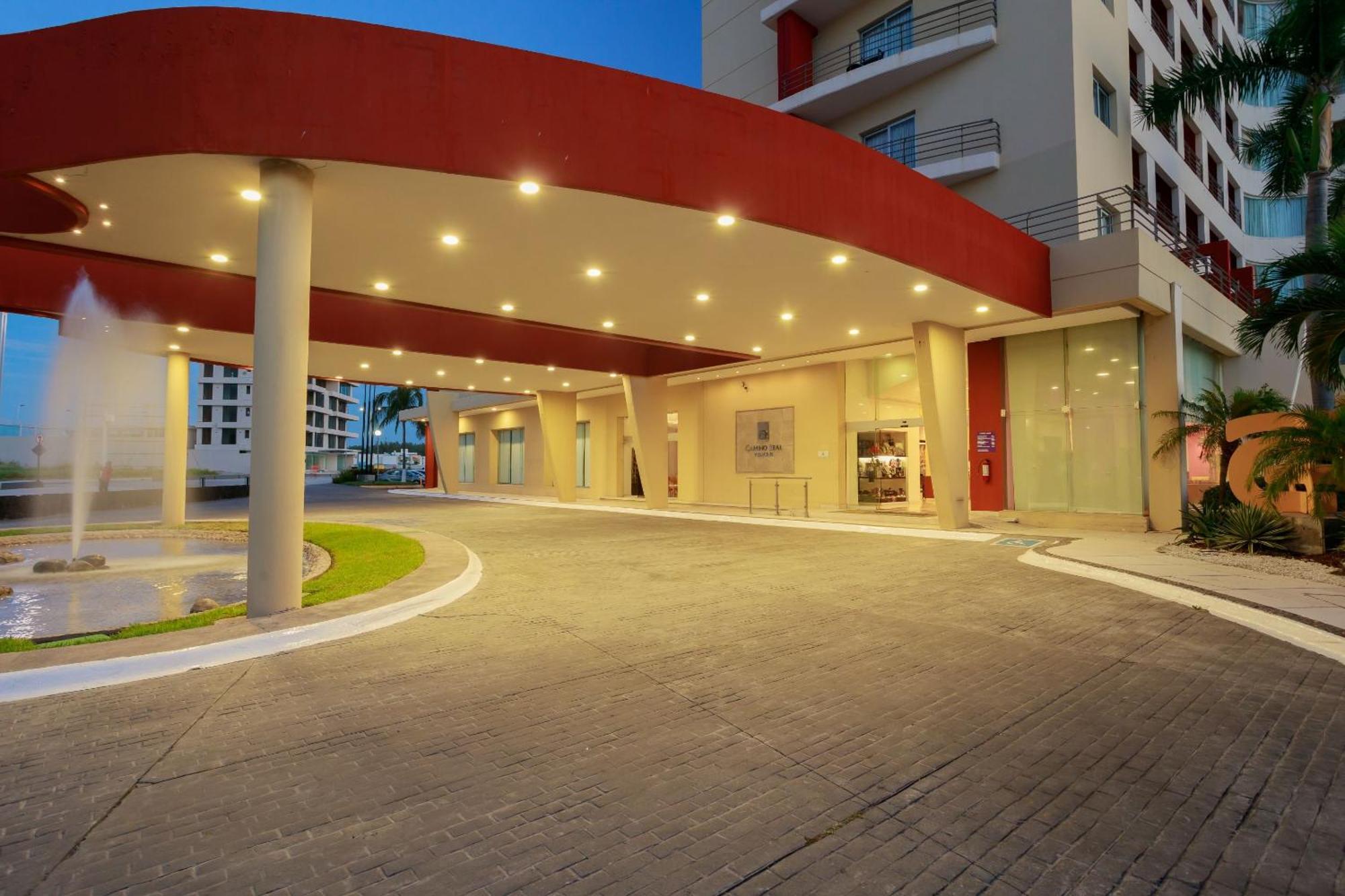 Camino Real Veracruz Exterior foto Entrance of the hotel